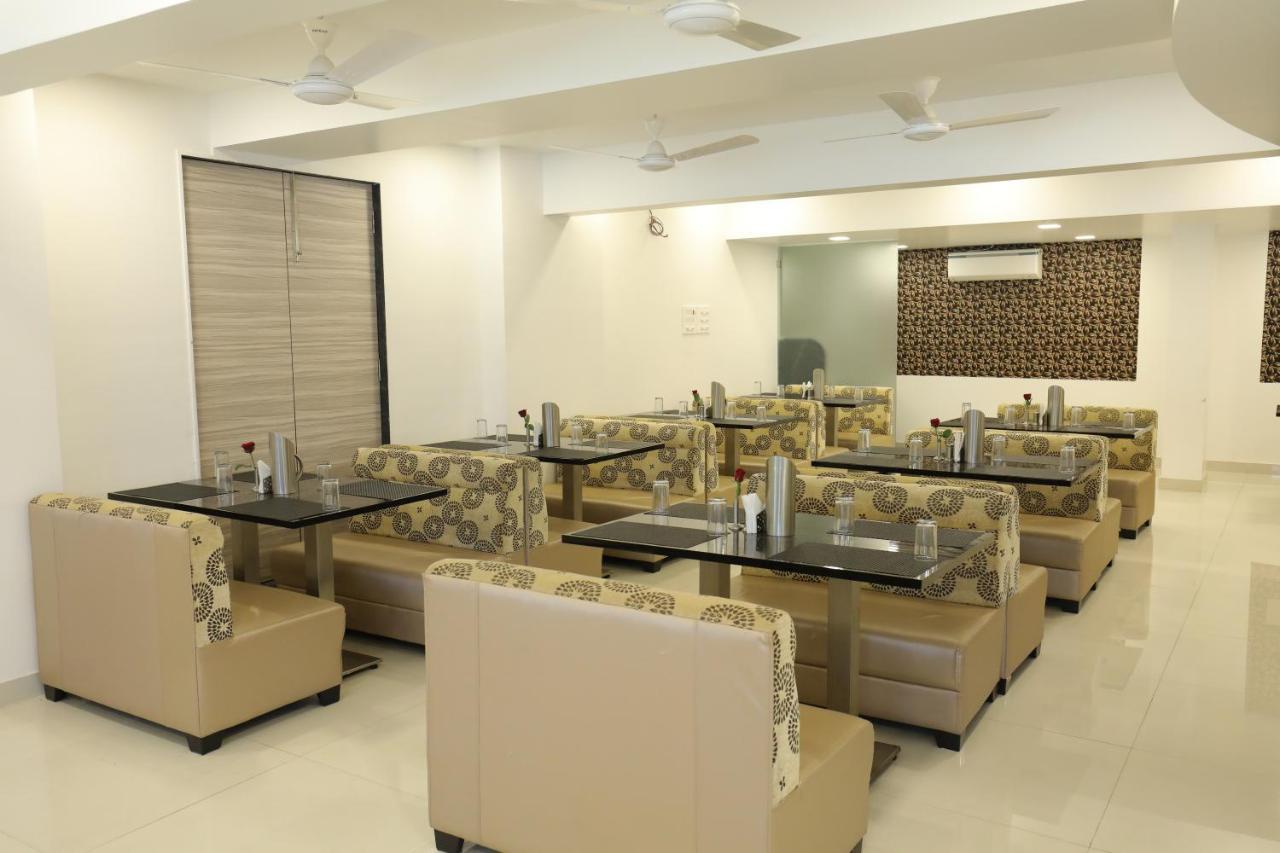 Imperial Grande Resort Lonavala Kültér fotó