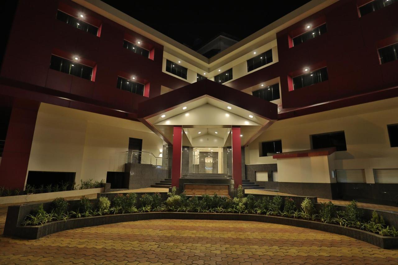 Imperial Grande Resort Lonavala Kültér fotó