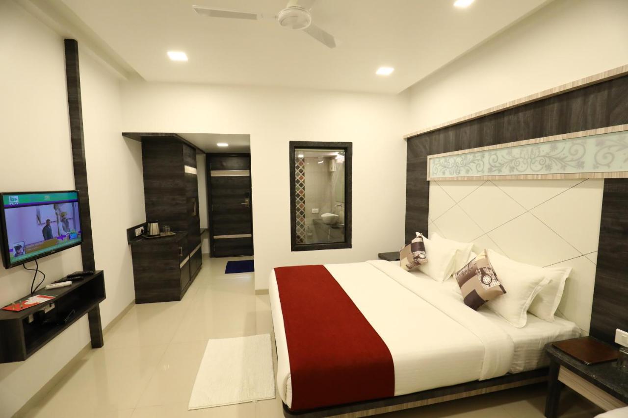 Imperial Grande Resort Lonavala Kültér fotó