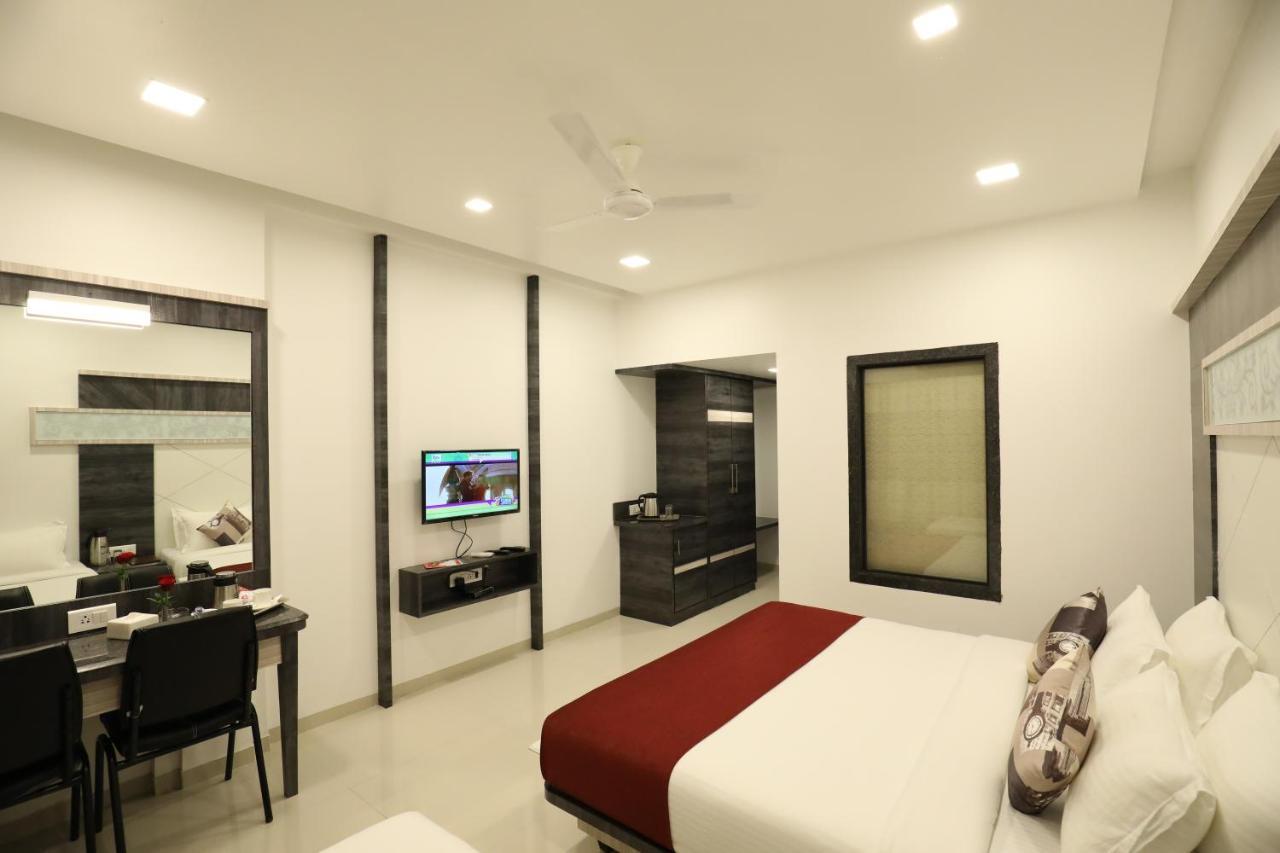 Imperial Grande Resort Lonavala Kültér fotó